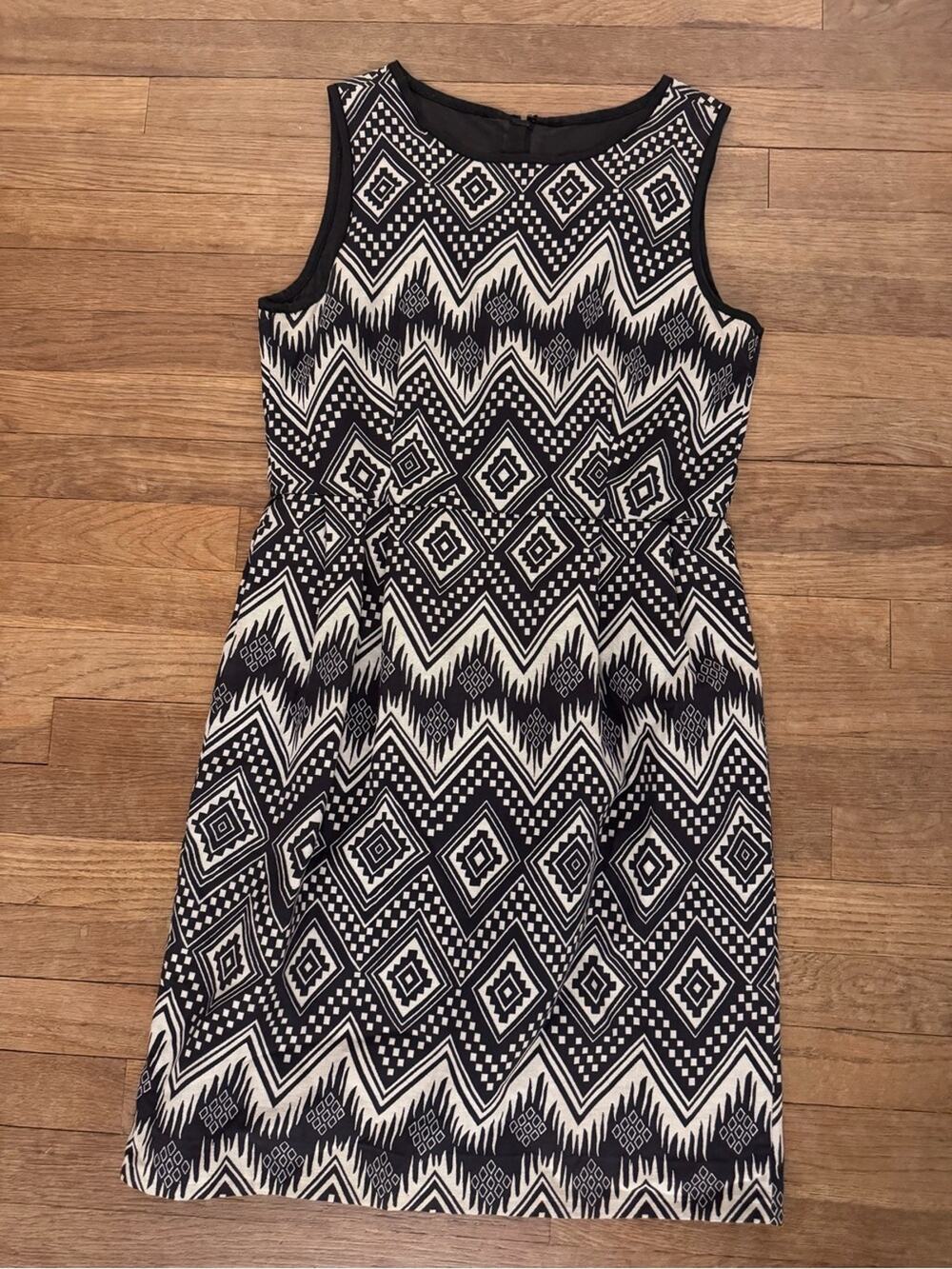J.Crew Women's Black White Ikat Print Knee Length Sheath Dress - Size 8
 b41